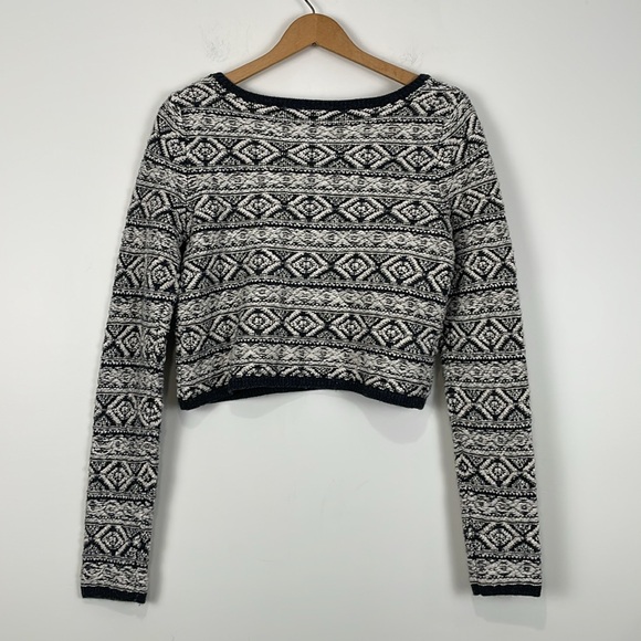 Moth Anthropologie Women’s Cropped Sweater Medium Fair Isle Gray White Waist - Picture 3 of 6